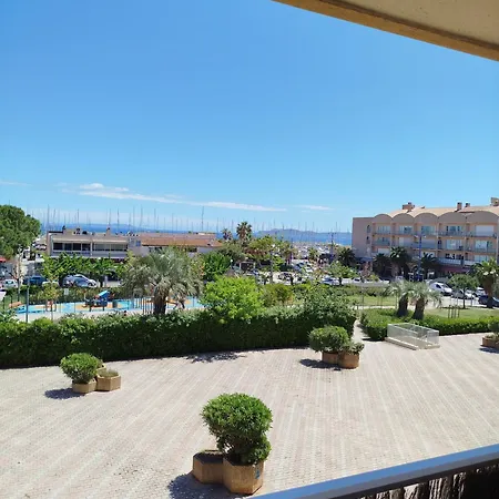 Apartment Au Port De *